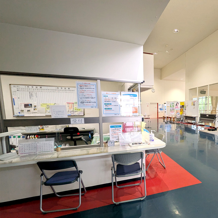 黒瀬屋内プール1階トレーニング室内の写真