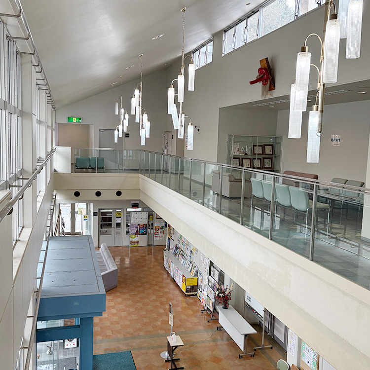 東広島市市民文化センター2F展示コーナーの写真